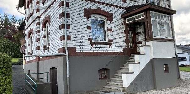 VERKAUFT Gepflegtes Ein-/Zweifamilienhaus auf großem Grundstück in Kreuztal-Junkernhees