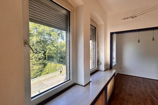 Fenster zur Straße