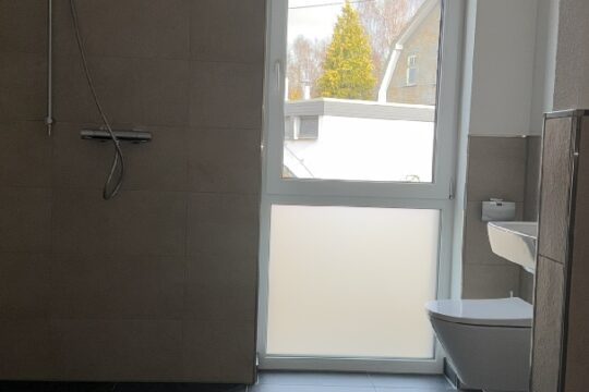 Badezimmer mit Dusche