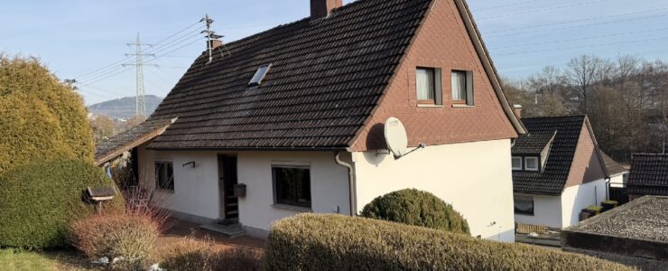 Charmantes Siedlungshaus mit Anbau auf großem Grundstück