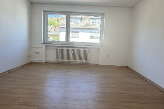 Esszimmer mit Zugang Küche