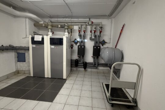 Heizungsraum mit 2 Ölheizungsthermen