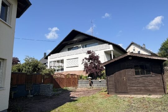 Gartenhaus und Stellplätze
