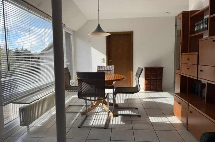 Charmante Dachgeschosswohnung (3 ZKB) mit Loggia und Garage in Kreuztal zu verkaufen