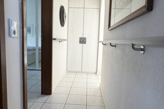 Flur mit Wandschrank